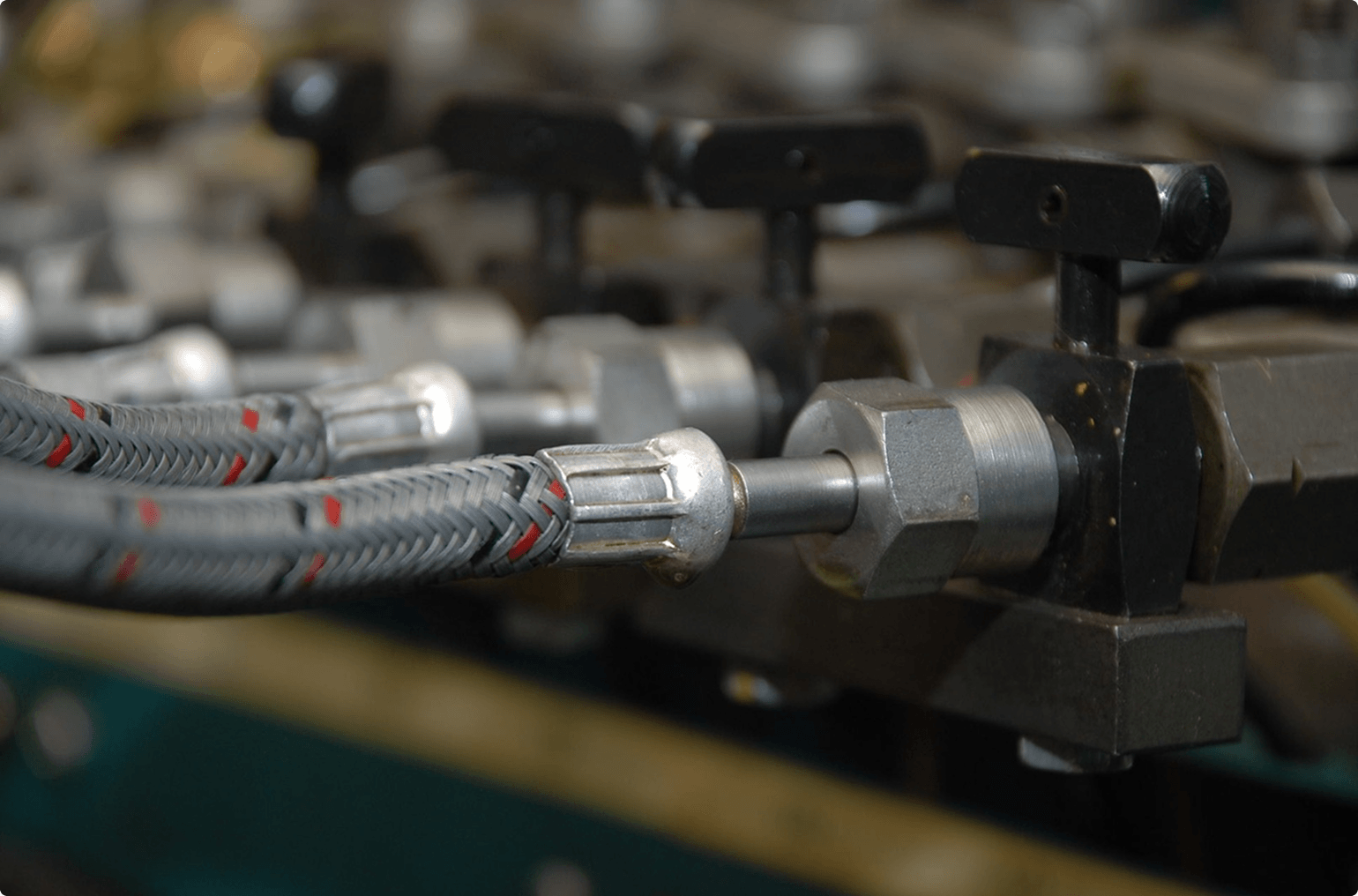 Mechanical equipment with connectors and valves